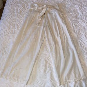 Billabong white trousers with belt loops and belt